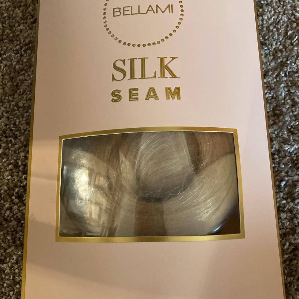 Bellami 20 in. Clip in silk seam extensions (brand new)